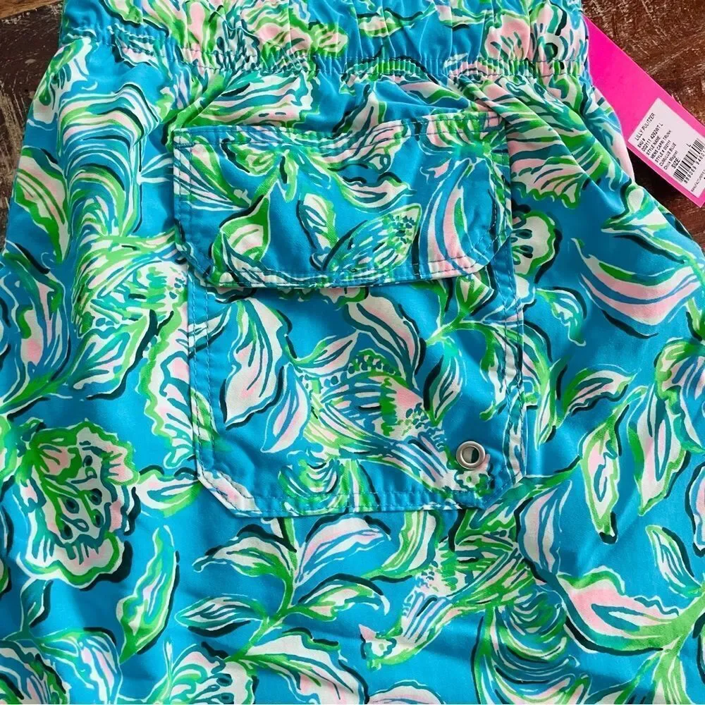 NWT Lilly Pulitzer Men's Capri Swim Trunks in Chick Magnet Cumulus Blue.